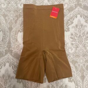 Women’s Spanx OnCore Sculpting Shorts